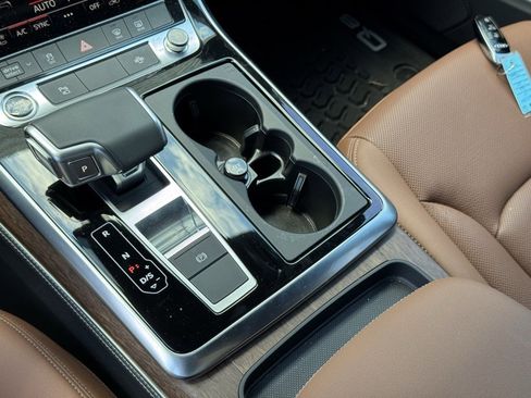 Used 2025 Audi Q8 Premium Plus image 33