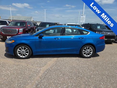 Used 2020 Ford Fusion SE FWD image 2
