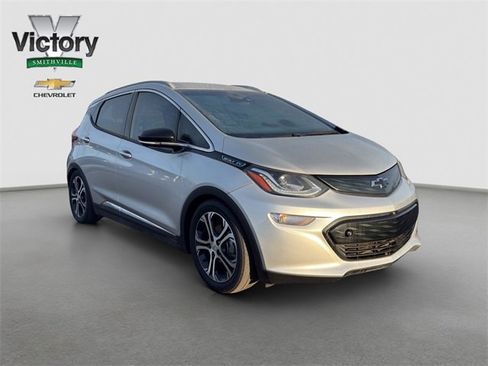 Used 2017 Chevrolet Bolt Premier w/ Driver Confidence II Package image 8