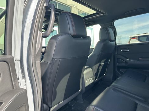 Used 2024 Nissan Frontier PRO-4X w/ Pro Premium Package AWD/4WD image 19