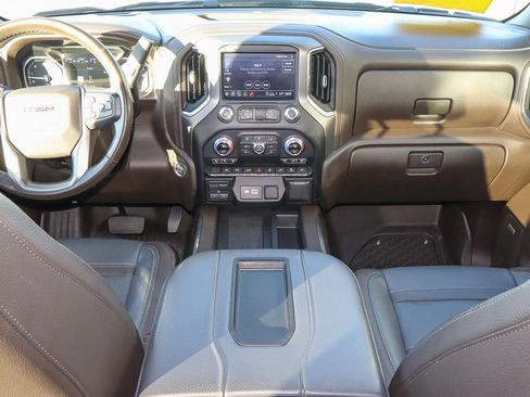 Used 2022 GMC Sierra 1500 Denali w/ Denali Premium Package image 10