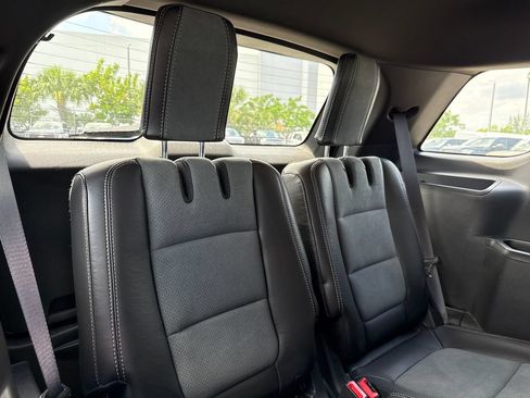 Used 2015 Ford Explorer XLT w/ Equipment Group 202B FWD image 27