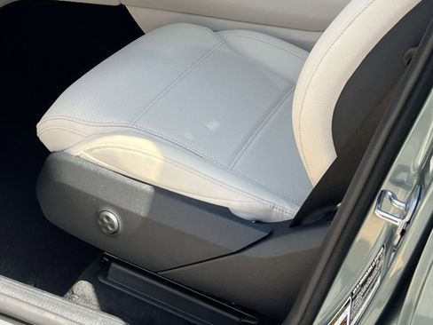 New 2026 Mercedes-Benz GLC 300 4MATIC image 12