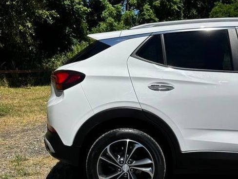 Used 2022 Buick Encore GX Select FWD image 33
