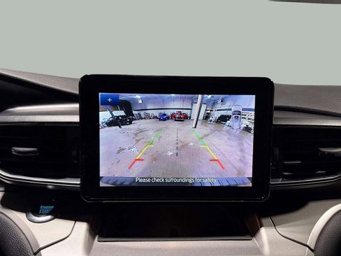 Used 2022 Ford Explorer XLT w/ Equipment Group 202A image 15