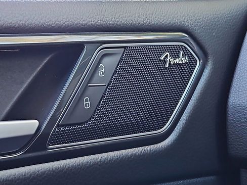 Used 2022 Volkswagen Tiguan SEL R-Line image 22