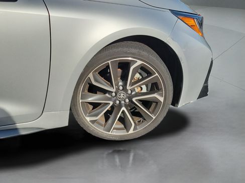 Used 2020 Toyota Corolla XSE FWD image 16