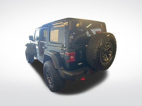 Used 2025 Jeep Wrangler Unlimited Rubicon AWD/4WD image 4