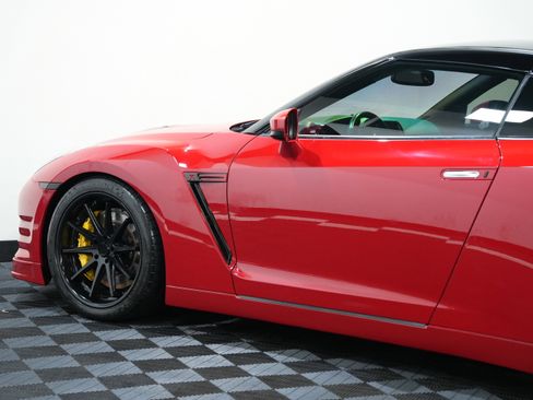 Used 2012 Nissan GT-R Premium image 20