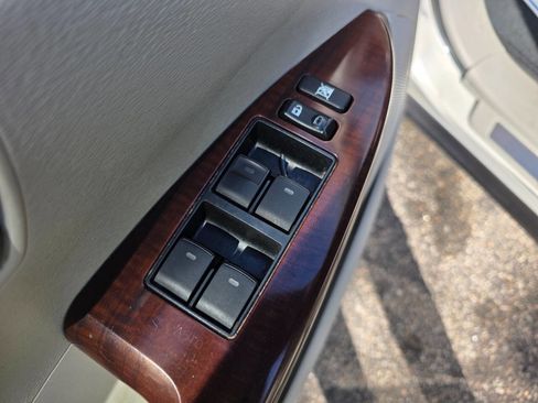 Used 2010 Toyota Venza image 10