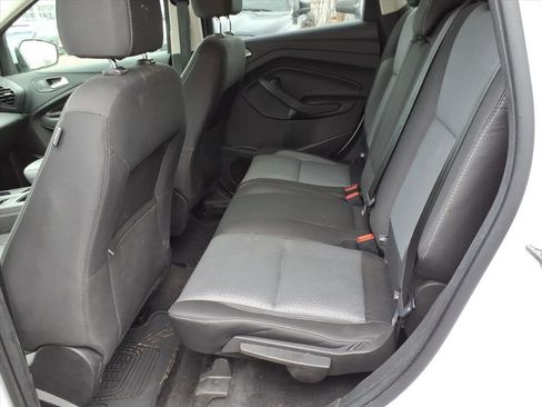 Used 2017 Ford Escape SE w/ Equipment Group 201A FWD image 11