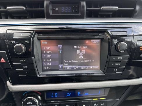 Used 2014 Toyota Corolla LE FWD image 24