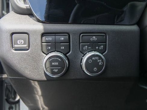 New 2026 GMC Sierra 1500 SLE AWD/4WD image 22