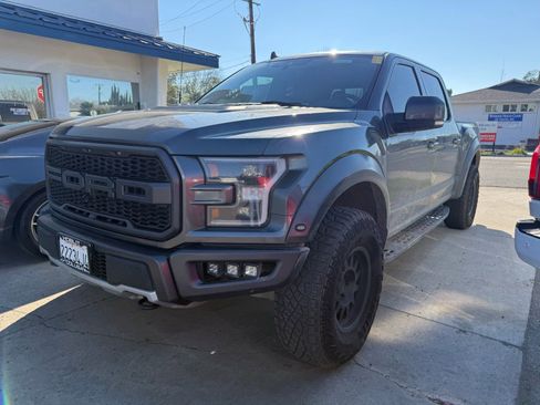 Used 2019 Ford F150 Raptor w/ Equipment Group 802A Luxury image 4