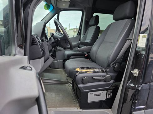 Used 2013 Mercedes-Benz Sprinter 2500 image 15