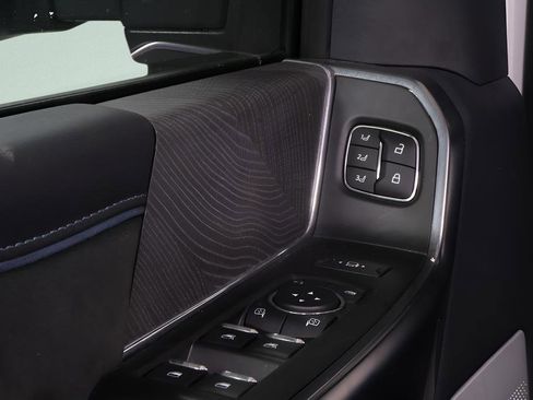 Used 2025 Ford F250 Platinum image 25