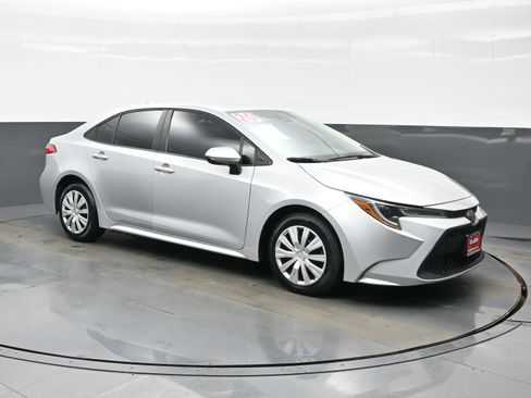 Used 2020 Toyota Corolla LE image 8