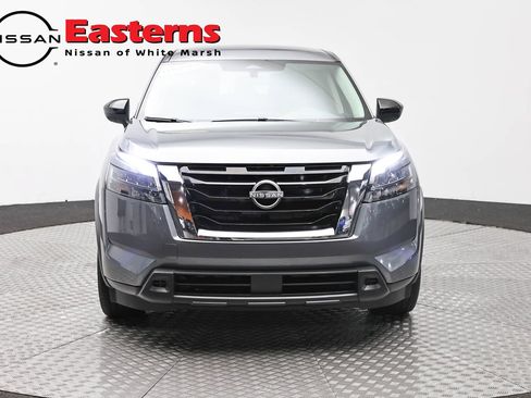 Used 2023 Nissan Pathfinder S AWD/4WD image 2