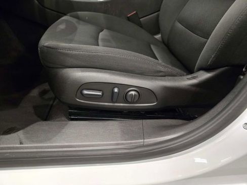 Used 2024 Chevrolet Malibu LT image 31