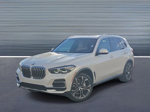 Used 2022 BMW X5 sDrive40i w/ Premium Package image 1