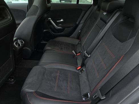 Used 2020 Mercedes-Benz CLA 250 image 12