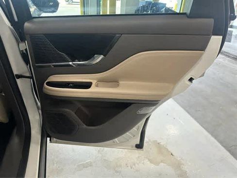 Used 2022 Lincoln Corsair Reserve w/ Equipment Group 201A image 27