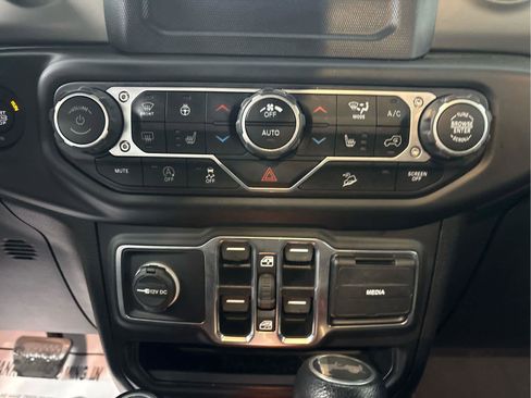 Used 2021 Jeep Wrangler Unlimited Sport image 13