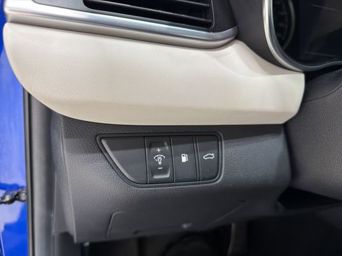 Used 2023 Genesis G70 2.0T w/ Sport Prestige Package image 10