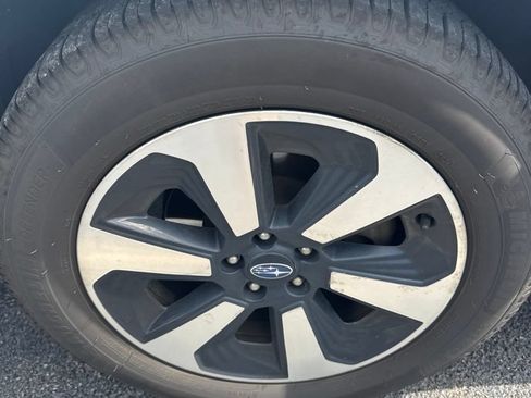 Used 2018 Subaru Forester 2.5i Premium AWD/4WD image 5