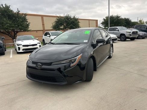 Used 2025 Toyota Corolla LE FWD image 7