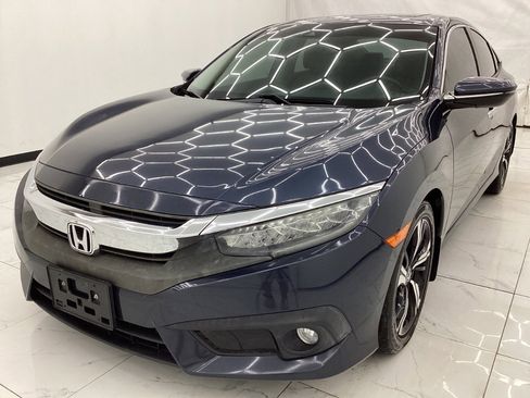 Used 2017 Honda Civic Touring image 1