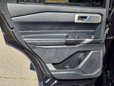 Used 2020 Ford Explorer XLT w/ Equipment Group 202A AWD/4WD image 23