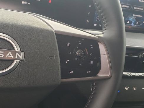 Certified 2025 Nissan Murano SV image 34