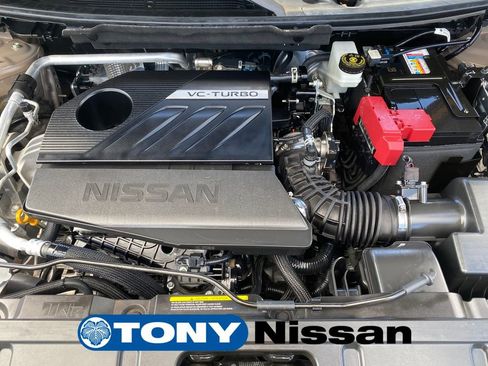 Used 2024 Nissan Rogue SV w/ SV Premium Package FWD image 10