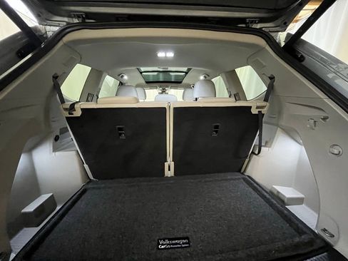 Certified 2025 Volkswagen Atlas SEL Premium R-Line image 29