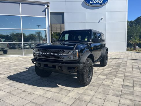 New 2026 Ford Bronco Badlands w/ Sasquatch Package AWD/4WD image 2