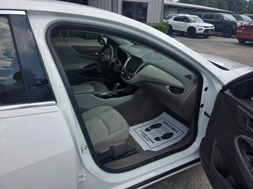 Used 2018 Chevrolet Malibu LS FWD image 9
