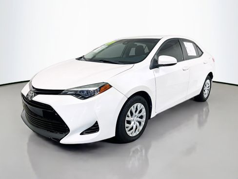 Used 2017 Toyota Corolla LE image 10
