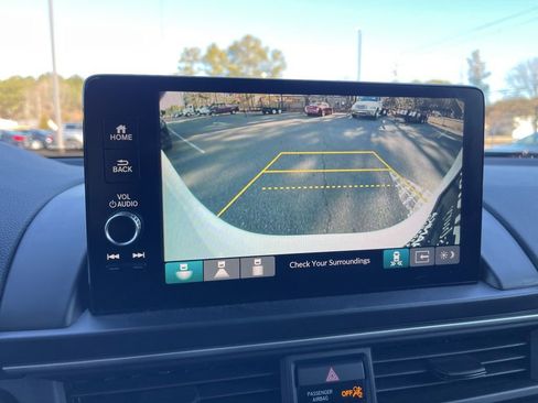 Used 2025 Honda Pilot EX-L image 11