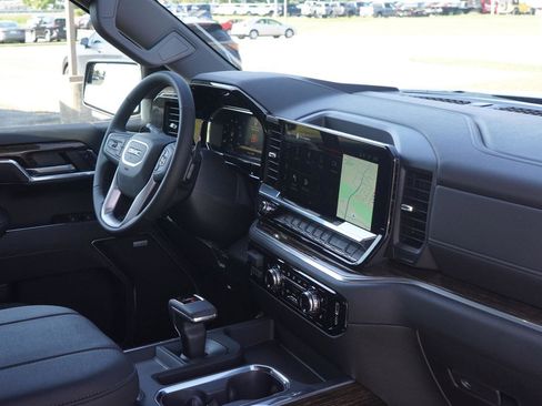 New 2026 GMC Sierra 1500 Elevation image 29