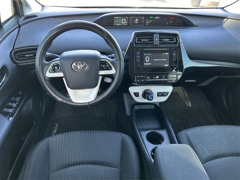 Used 2018 Toyota Prius Two image 17