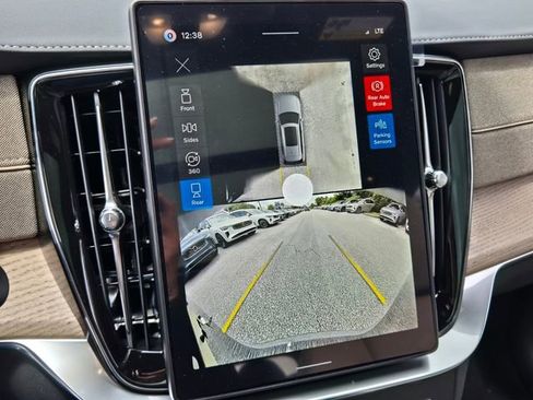 New 2026 Volvo XC90 B6 Plus w/ Protection Package Premier AWD/4WD image 23