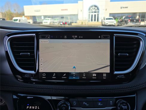 New 2026 Chrysler Pacifica Pinnacle image 27