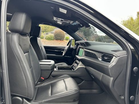 Used 2022 GMC Yukon XL Denali image 55