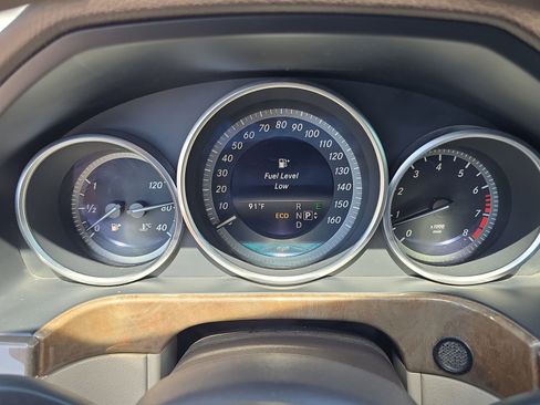 Used 2014 Mercedes-Benz E 350 4MATIC Sedan image 25