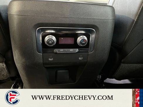 Certified 2023 GMC Yukon SLT image 33