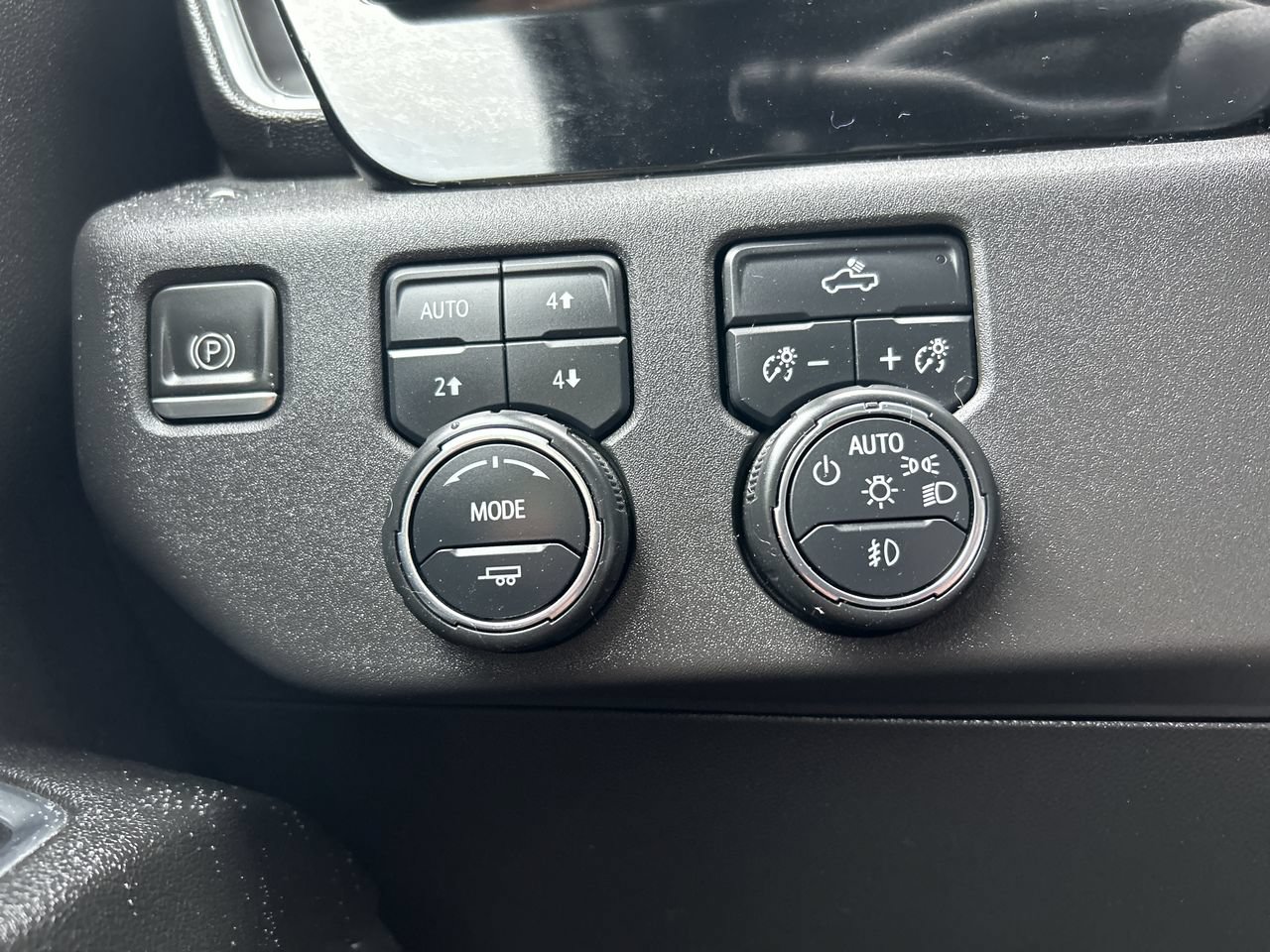 Used 2023 Chevrolet Silverado 1500 LT Trail Boss w/ Convenience Package II AWD/4WD image 39