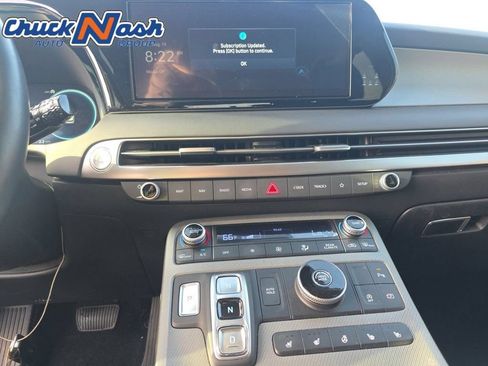 Used 2024 Hyundai Palisade SEL w/ Premium Package FWD image 5