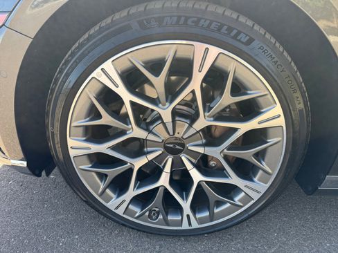 Used 2024 Genesis G90 3.5T image 26