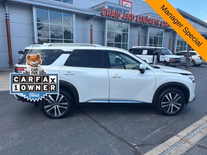 Used 2025 Nissan Pathfinder Platinum